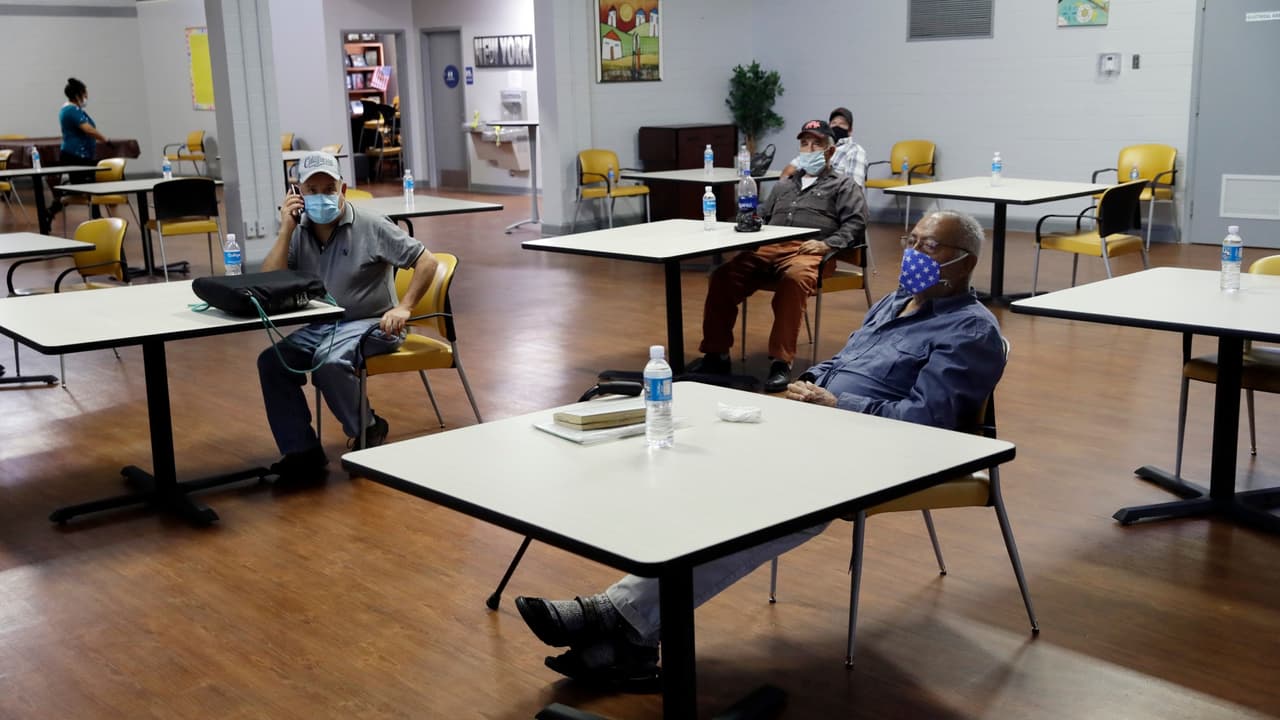 San José abre centros para resguardarse de la ola de calor pese a la pandemia de coronavirus