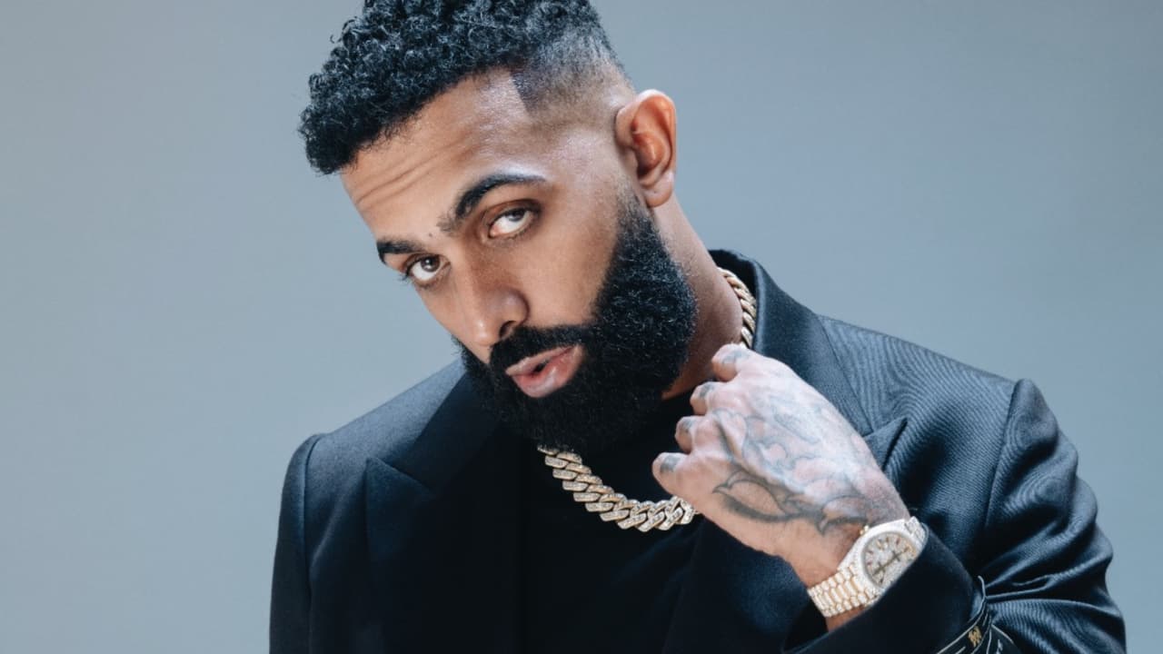 Eladio Carrión actuará en Premio Lo Nuestro 2024