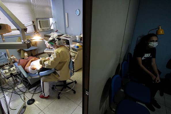 ¿Pensando en ir al dentista en medio del coronavirus? Toma en cuenta estas consideraciones
