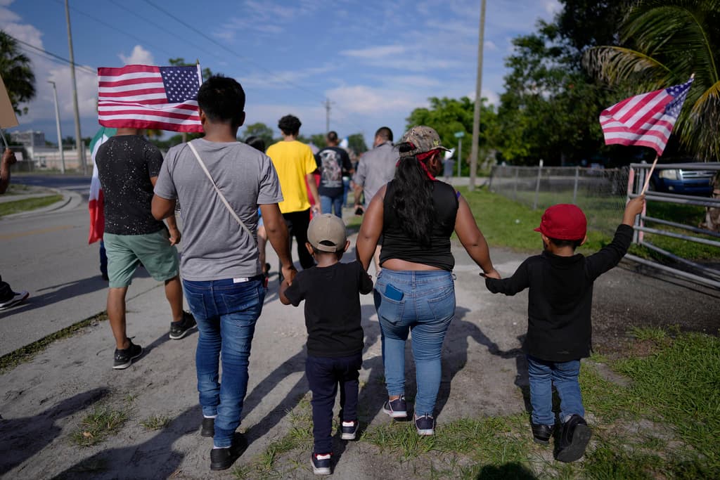 Entra en vigor la SB 1718 de inmigración y 235 leyes de Florida firmadas por el gobernador Ron DeSantis