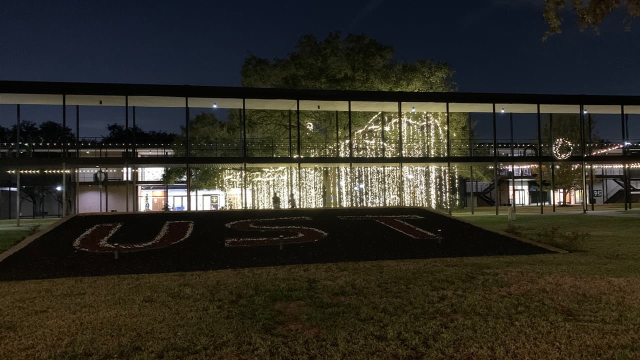 Uno de estos es en los alrededores de la Universidad St Thomas de Houston localizada en el área de Montrose.