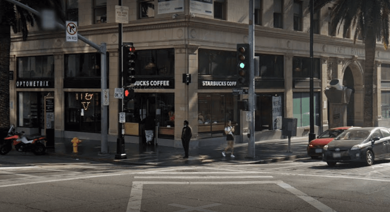 Tienda Starbucks en los bulevares de Hollywood y Vine en Hollywood.