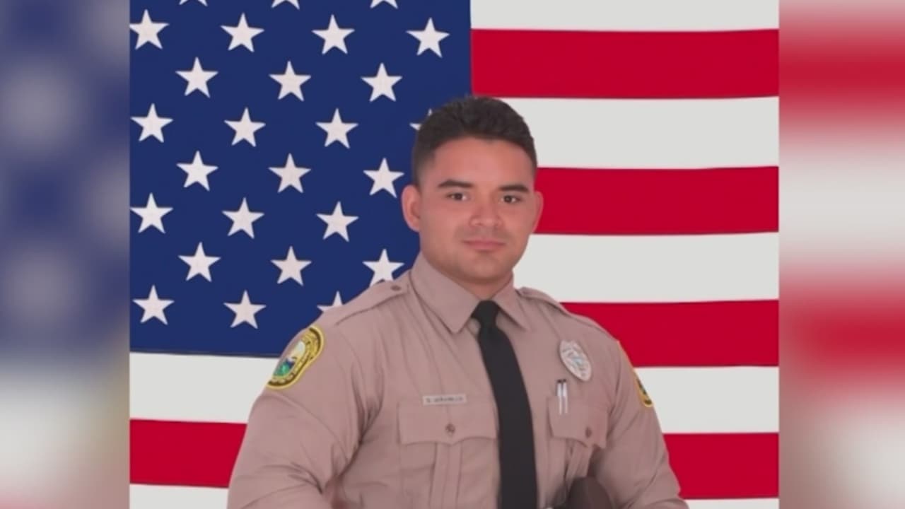Identifican al sospechoso de asesinar al joven oficial del alguacil de Miami-Dade Devin Jaramillo