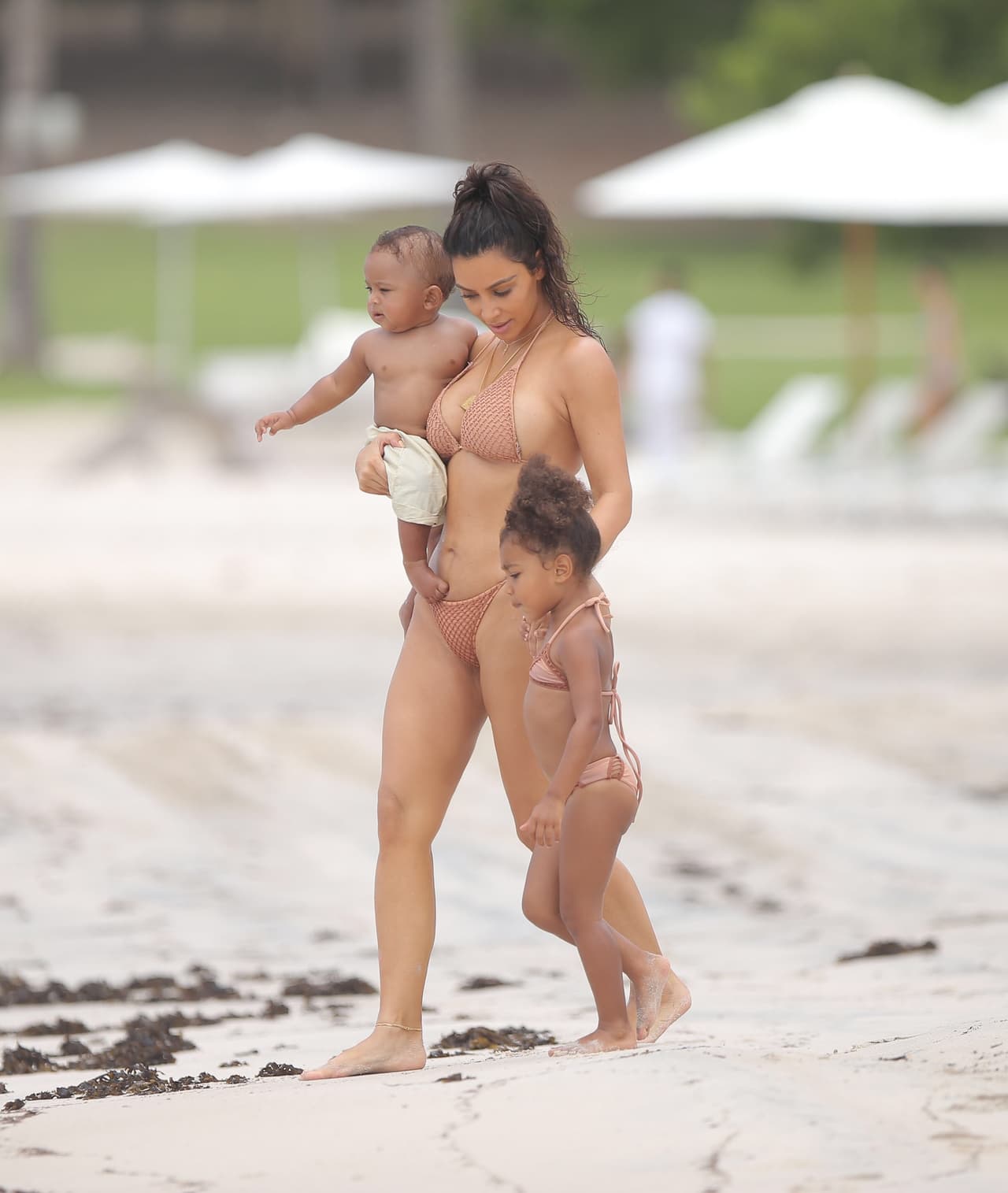 Kim estaba solita, sin sus hermanas o su esposito Kanye.