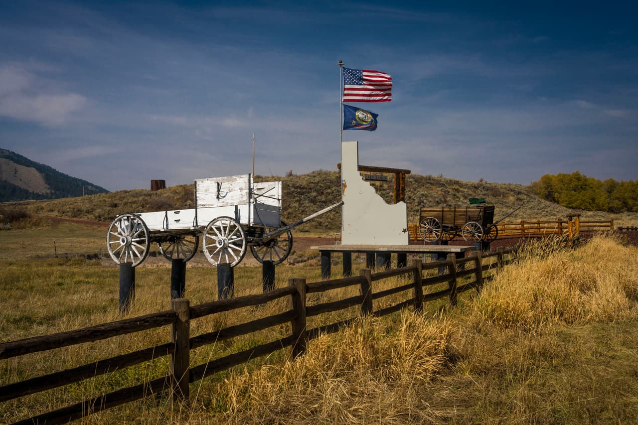 <b>Puesto 14: Idaho</b>
<br>
<br>Tasa de desempleo en hispanos (segundo trimestre de 2021): 3.4%.
<br>
<br>Tasa de desempleo en blancos (segundo trimestre de 2021): 2.9%.
<br>
<br>Tasa de desempleo en afroestadounidenses (segundo trimestre de 2021): no hay suficientes datos.
<br>
<br>Tasa de desempleo en asiáticos estadounidenses y nativos de las islas del pacífico: no hay suficientes datos.
<br>
<br>Desempleo general: 3.0%.
<br>
<br>La investigación no encontró en todos los estados tamaños de muestra de subgrupos particulares lo suficientemente grandes para crear estimaciones precisas de sus tasas de desempleo.
<br>