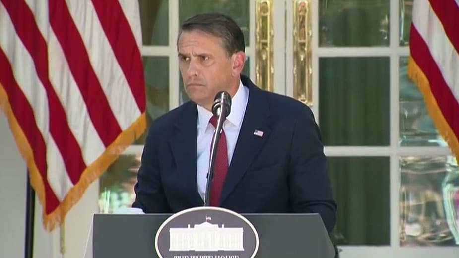 Todd Blanche responde a cuestionamientos sobre un regalo al hijo del presidente por un ruso