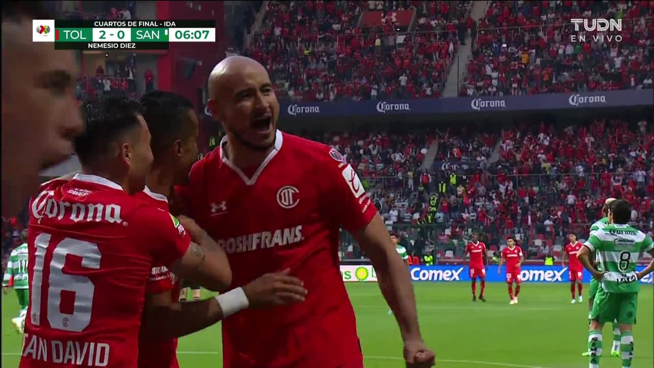 ¡GOL!  anota para Toluca. Camilo Sanvezzo