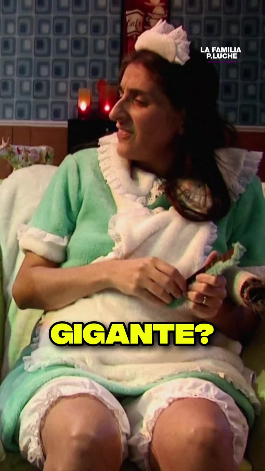 Pelea épica Futbol VS Peluche Libre. ¿Quién ganará?