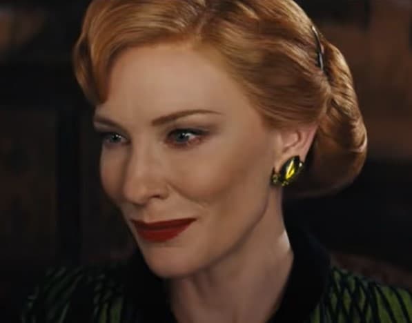 <b>Cate Blanchett en live action de 'Cenicienta’</b>
<br>Siempre nos vendieron la idea de que la madrastra de Cenicienta era vieja, con pelo gris y con muchas arrugas. Pero ¿qué pasa cuando Cate Blanchett la interpreta? Resulta ser todo lo contrario.