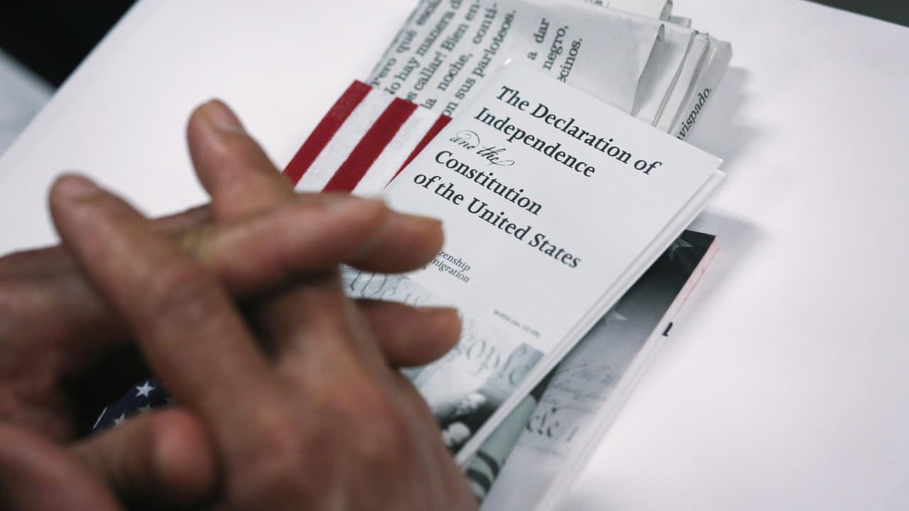 ¿Miedo al examen para la ciudadanía de EEUU? Hay más de una ayuda para los mayores de 65 años