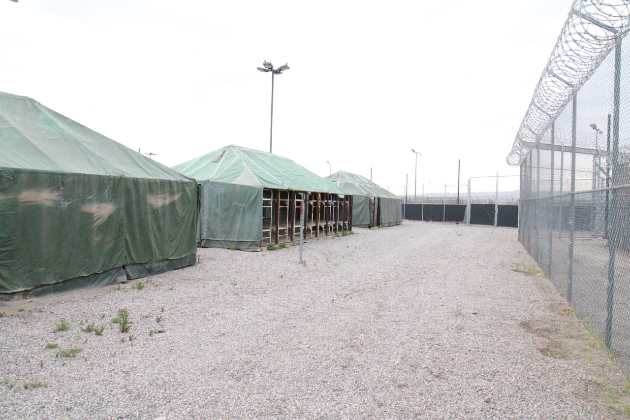 En las imágenes se observa vacía la cárcel al aire libre de Arizona