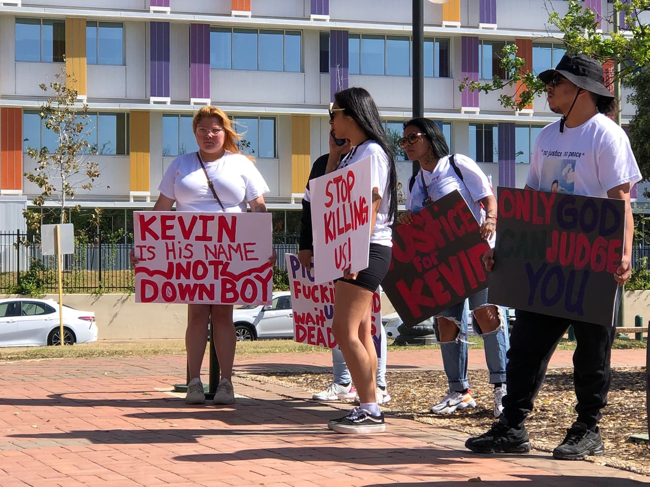 La organización indica que el video de las cámaras corporales de la Policía fue editado y piden que muestren todas las imágenes sin edición. 
<br>
<br>ACT 4 es una organización en San Antonio que se enfoca en que haya una reforma policial. Hace semanas habían solicitado la revelación de las imágenes.