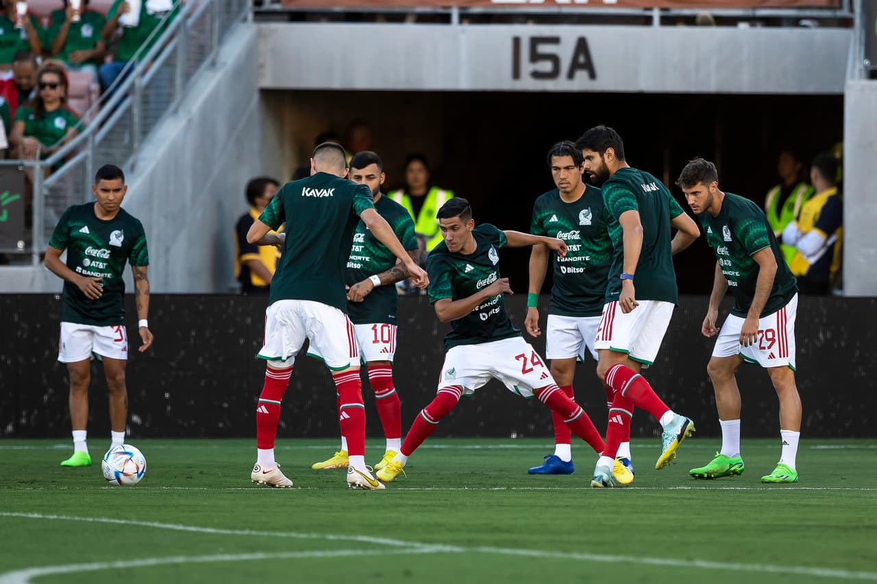 El 'Chucky' Lozano fuie el héroe en un partido apretado que se perfilaba para un empate sin goles.