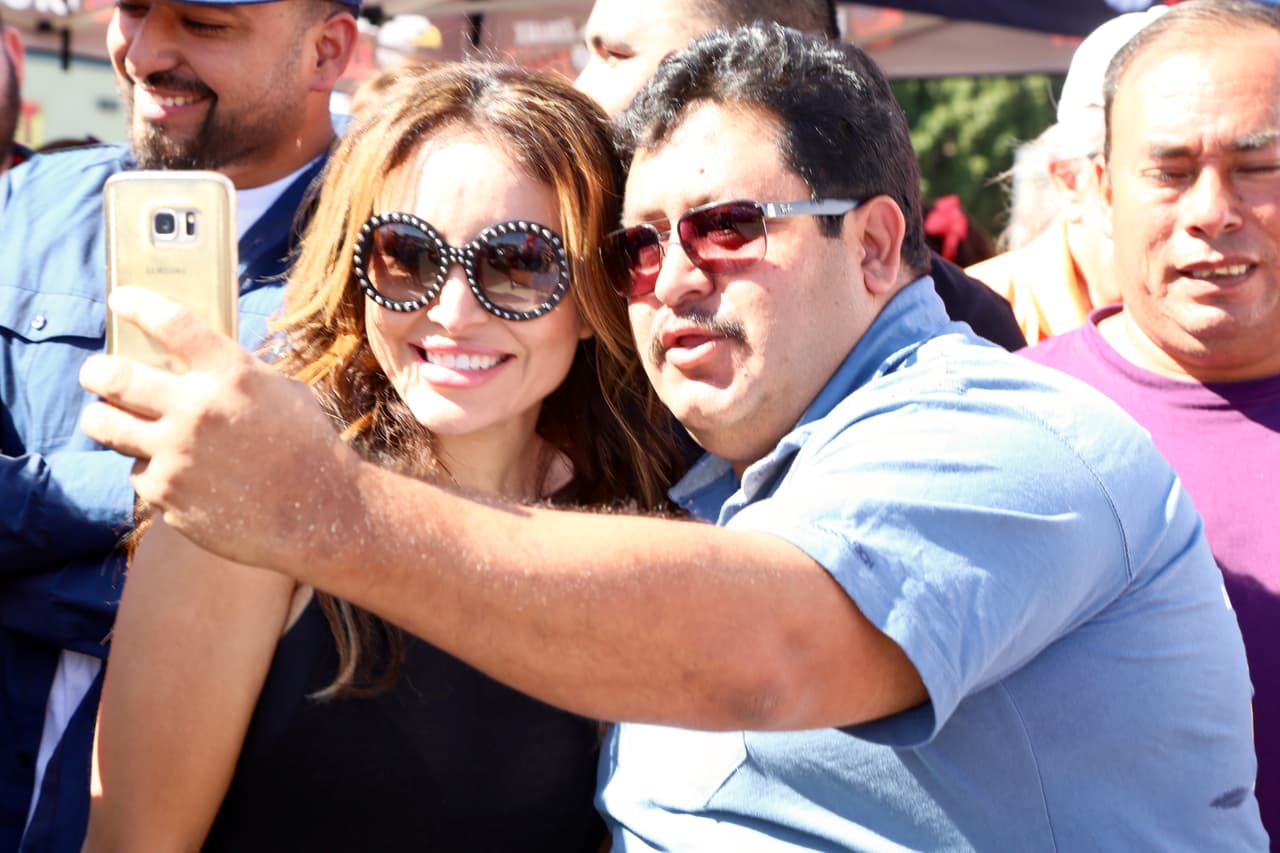 Así se divierten los locutores del Free-guey show cuando no están en cabina.