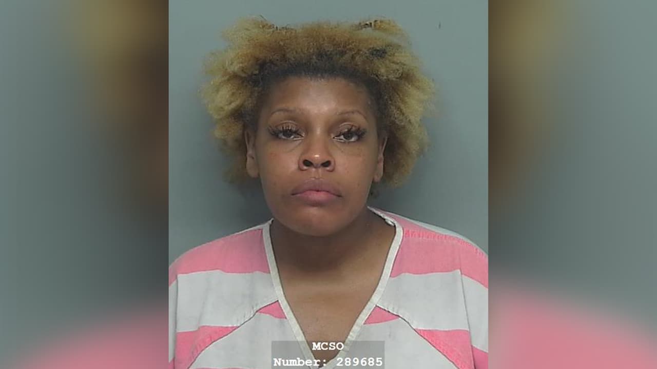 Alexys Latrice Nichols es buscada por las autoridades por evadir arresto.