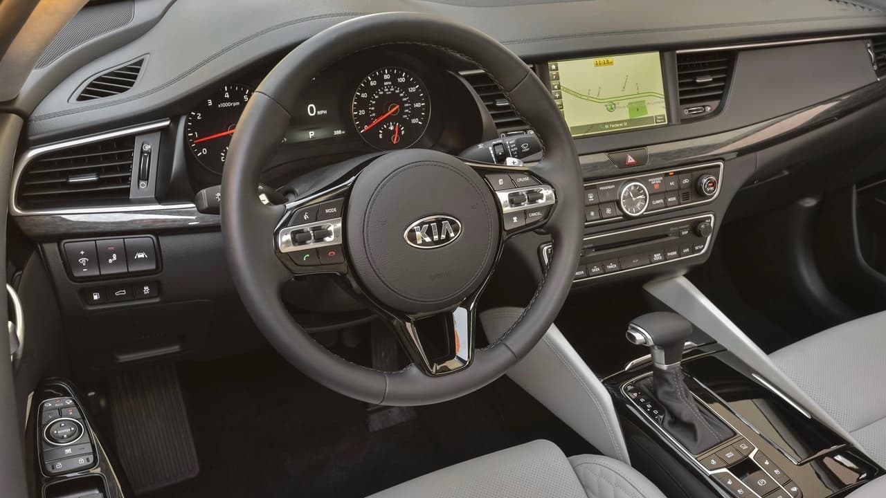<h3 class="cms-H3-H3">¿Qué pasó?</h3>
<br>Los dueños del Kia Cadenza reportaron problemas con el sistema de enfriamiento del motor, el sistema de alimentación de combustible, el sistema de emisiones y el sistema climático.