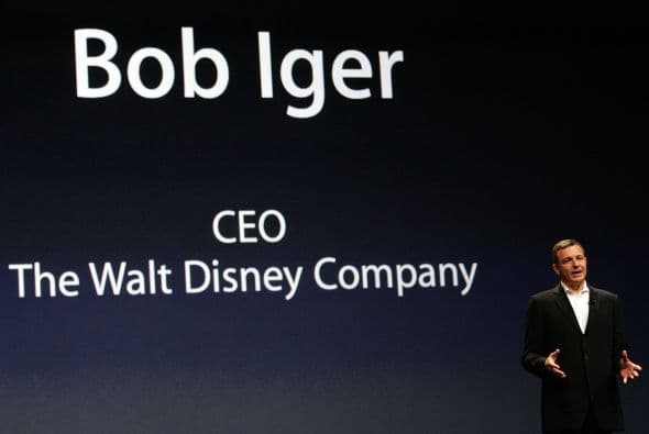 7. ROBERT A. IGER, WALT DISNEY- En comparación con otros CEO, Iger sólo tuvo un leve incremento del 12% en su salario anual; sin embargo, la cantidad recibida no fue nada modesta: $31.4 millones.