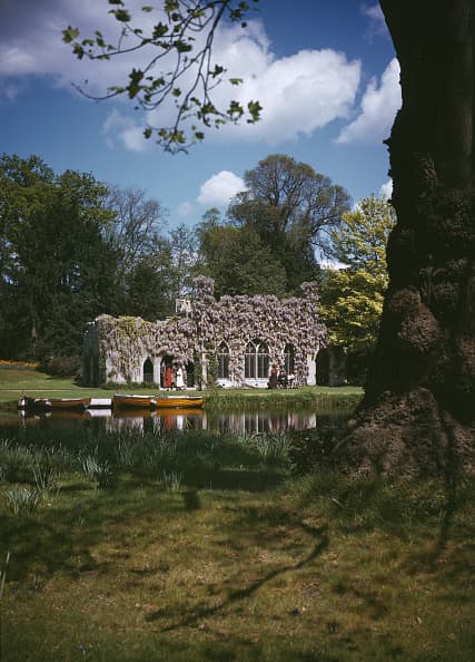 Estas visitas suceden luego que el pasado 6 de mayo 
<b><a href="https://www.univision.com/famosos/archie-harrison-mountbatten-windsor-todo-lo-que-sabemos-del-bebe-de-meghan-y-harry">nació Archie Harrison</a></b>, primogénito de Meghan y Harry.