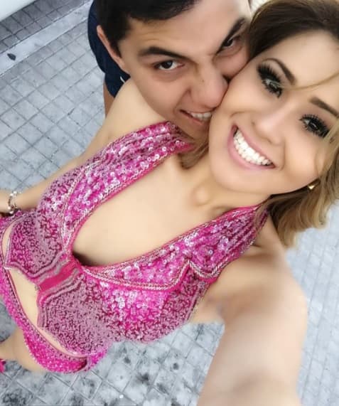 Alberto González, hijo del pujilista 'La Chiquita' González tiene claro que Aracely es una figura pública: "Una de las peticiones fue que me dejara seguir con mi carrera, porque no la pienso dejar, además de que él no dará entrevistas, pues no se dedica al medio. Aquí la famosa soy yo", le adviritó a su futuro esposo.