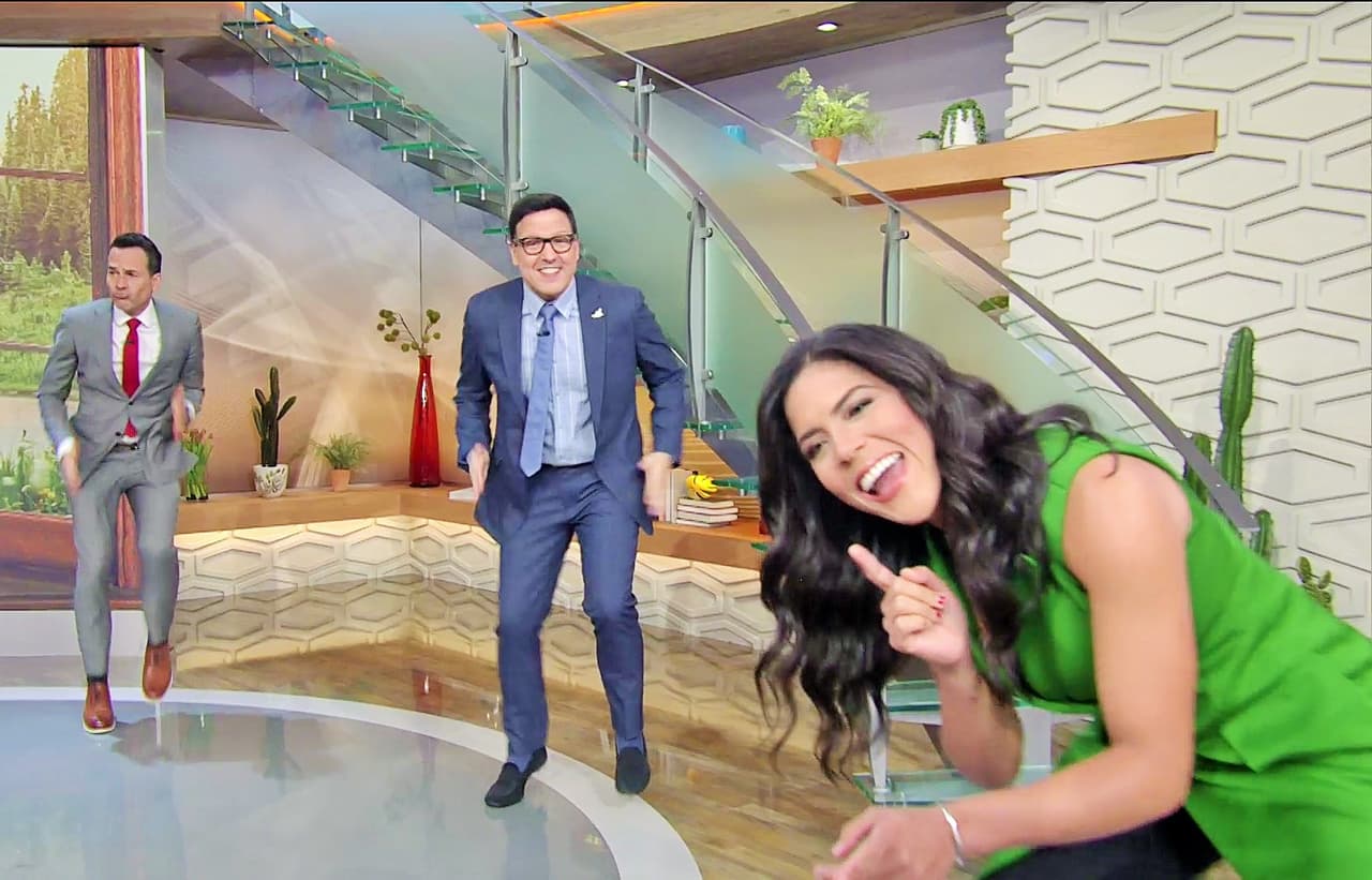 Sonreír es la clave de la rutina que imparte la actriz.