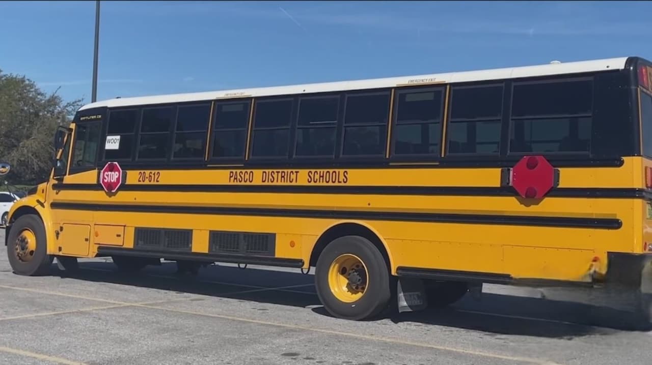 Acusan a trabajador escolar en New Port Richey de pornografía infantil