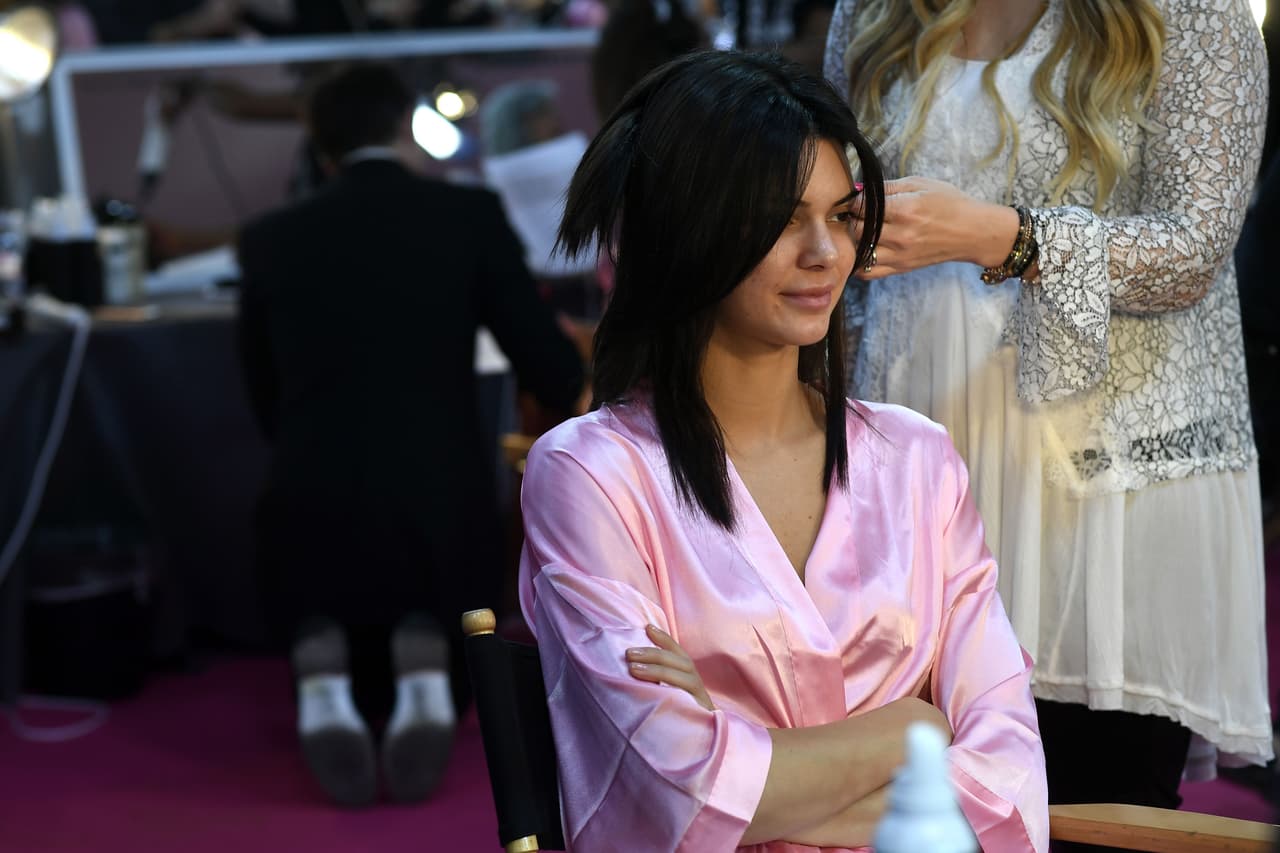 Así lucía Kendall en backstage antes del desfile.