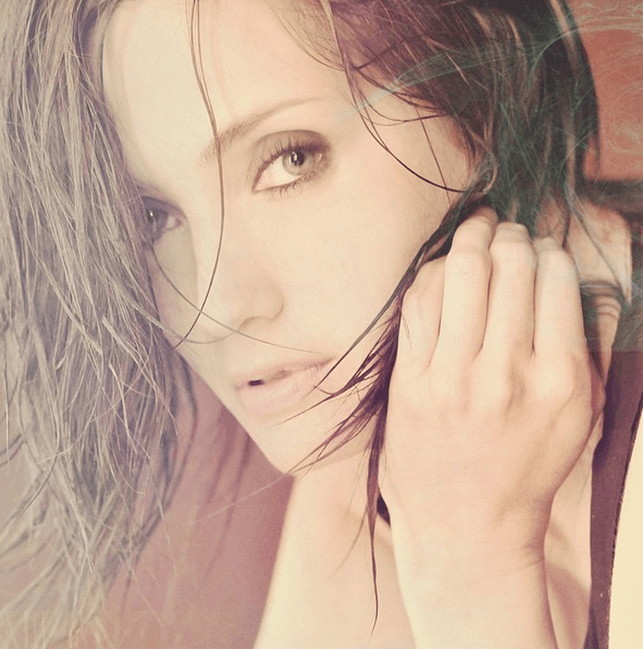 Su cara angelical derrite a cualquiera.