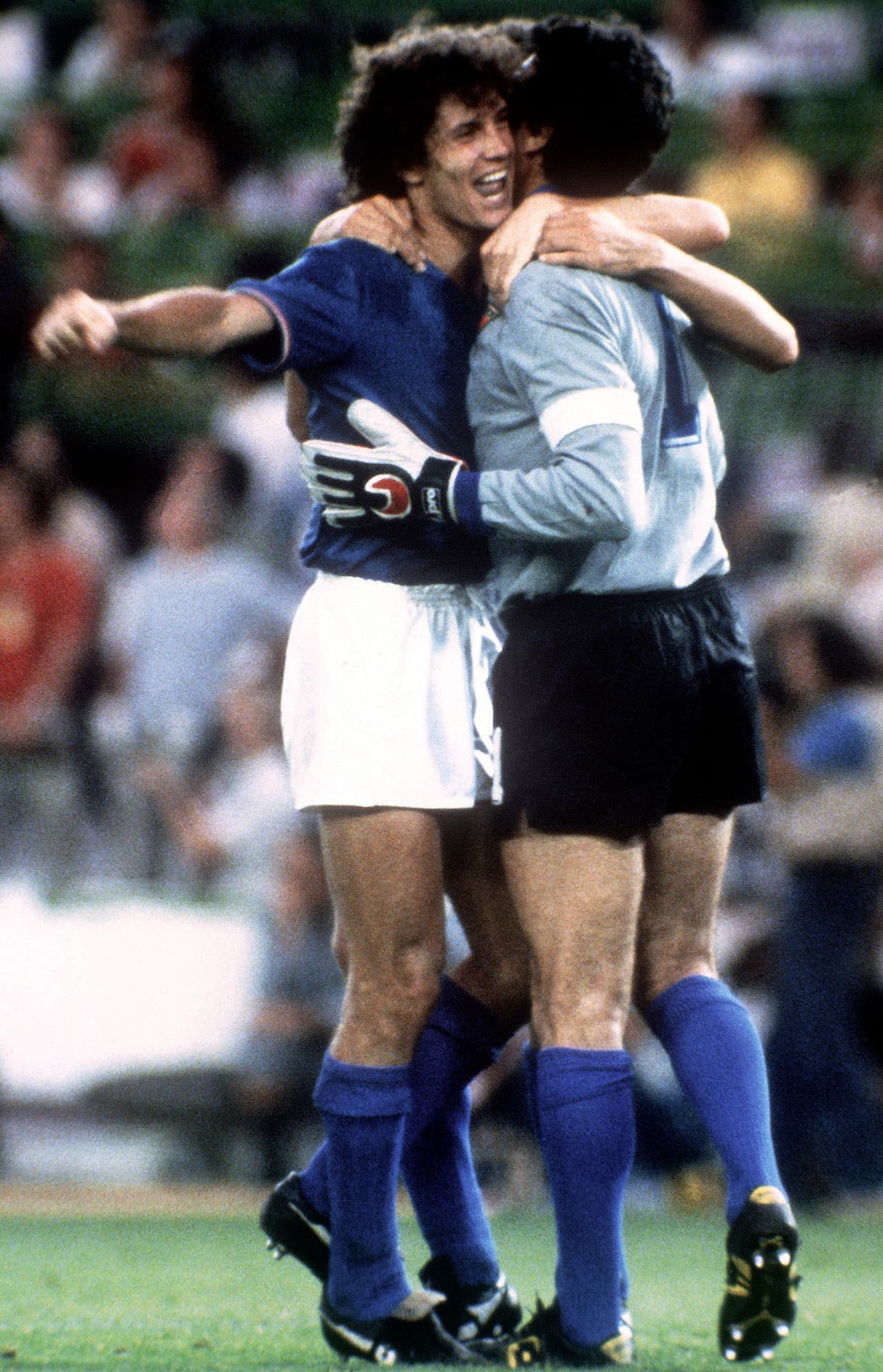Con el pitazo final la Azzurra se consagró campeona del mundo después de 44 años de sequía cuando festejaron en la Copa de Francia 1938.