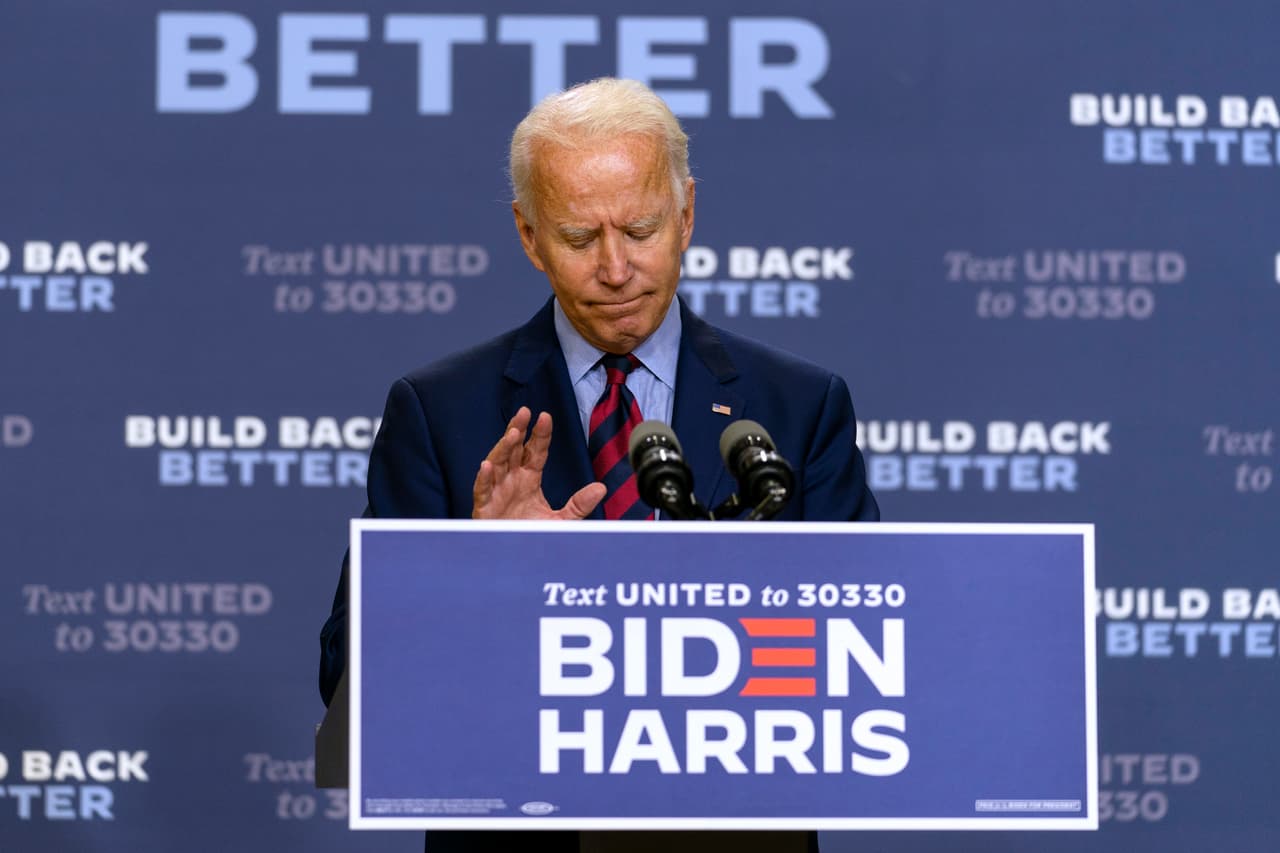 Joe Biden habla a la prensa desde Wilmington, Delaware.