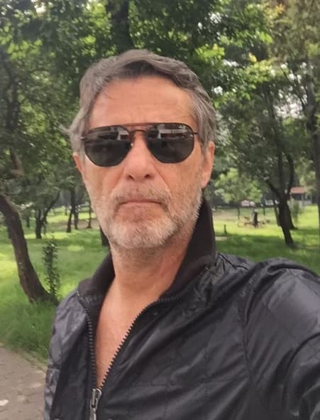 Humberto Zurita recordó a Cristian Bach a nueve meses de su fallecimiento, con una emotiva imagen que publicó en su
<b><a href="https://www.instagram.com/p/B4054tUA7Qq/" target="_blank">cuenta de Instagram</a></b>.