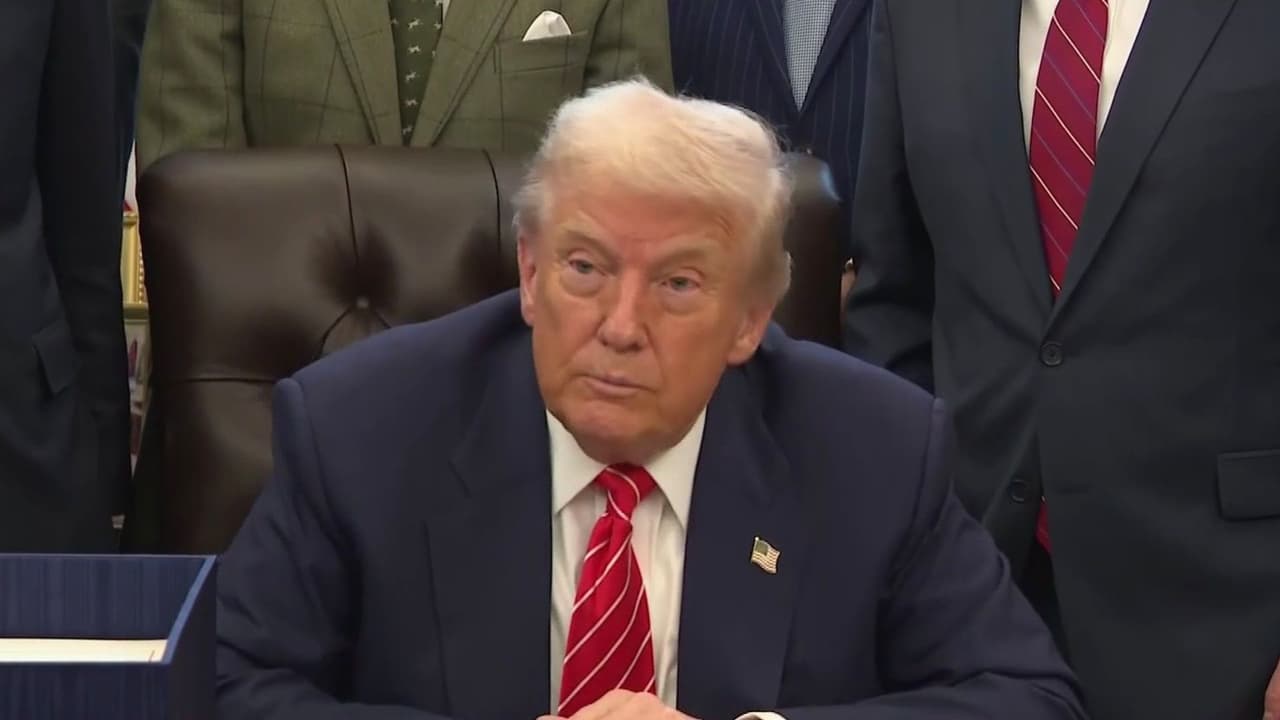 Donald Trump firma ley para poner fin al cierre parcial de Gobierno; habla sobre reunión con Gustavo Petro