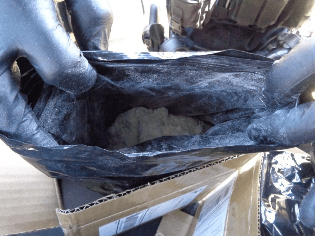 Incautan casi $345 mil en drogas a hombre de Florida durante una parada de tráfico