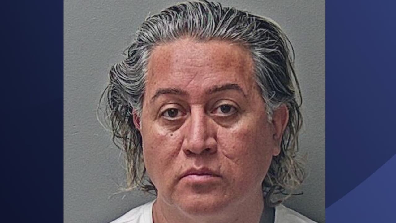 Dueño de una barbería es detenido por acusaciones de abuso sexual a un menor de edad en Fort Worth
