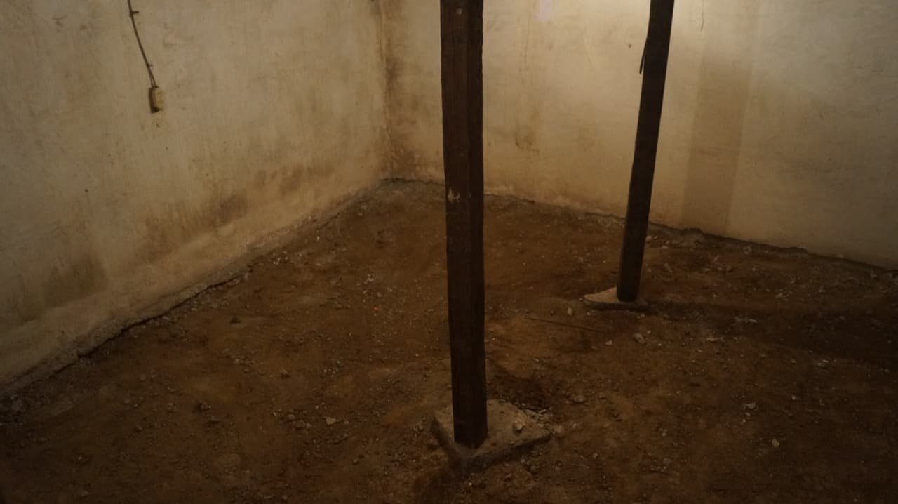 González Amador fue vista por última vez el pasado viernes en una localidad del mismo municipio, justo cuando la mujer había decidido ver a Andrés "N" para dejarle claro que no quería tener ninguna relación con él.
<b>El hombre, iracundo por esta decisión, la asesinó y descuartizó antes de enterrar partes de su cuerpo. </b>
<br>
<br>