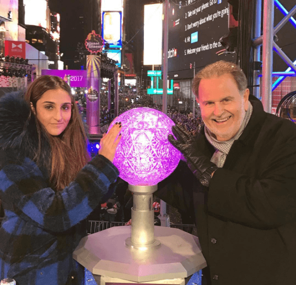 Para Raúl de Molina fue preciso y castigó a su pequeña hija dejándola sin automóvil por al menos cuatro días continuos, a fin de que Mia aprenda a seguir las reglas de tránsito cuando se encuentre al frente del volante.