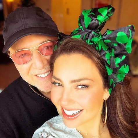 "[...] De pronto, bajo, trato de encontrar a la gente y veo a mi marido (Tommy Mottola) con mi doctor, le ofrecí un café y vi la cara de él como desencajada. Mi marido me tomó de las manos y me dijo: 'Mi amor, tengo algo que decirte', le contesté ¿qué es? Me estás precupando y ahí fue cuando me comunicó que mi mamá había fallecido", reveló la cantante.