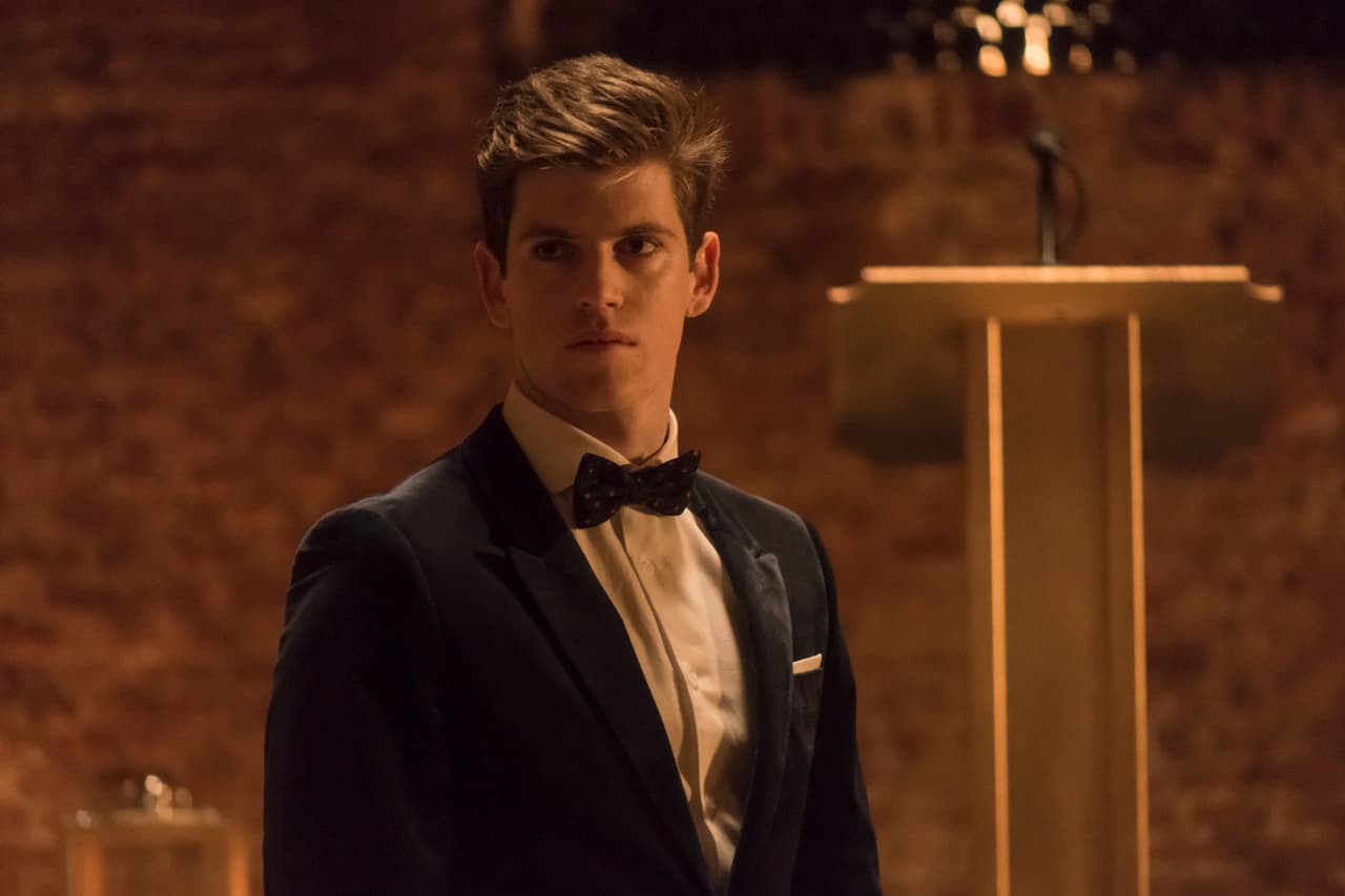 Guzmán, interpretado por 
<b>Miguel Bernardeau</b>, conquistó corazones más allá de sus cuatro temporadas en la ficción de Netflix (pues además de Nadia y Lucrecia internautas confesaron su amor por él en redes sociales).