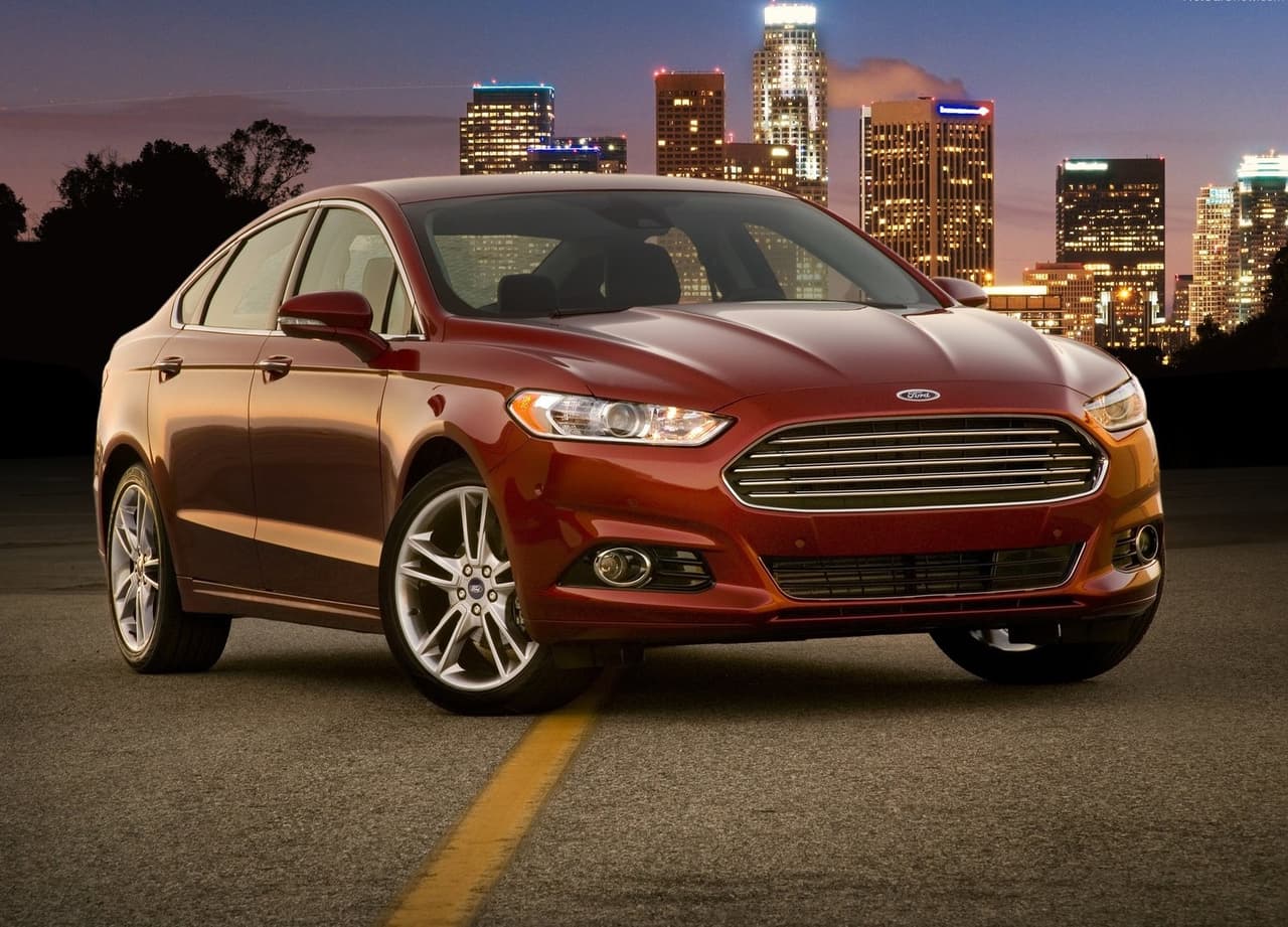<h3 class="cms-H3-H3"><b>Ford Fusion</b></h3>
<br>
<br>Modelos 2013 y 2014 fabricados en la planta de Ford en Hermosillo, México entre el 11 de mayo de 2012 y el 31 de octubre de 2013.