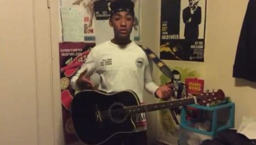 Abel se caracteriza por ser calmado y tímido.