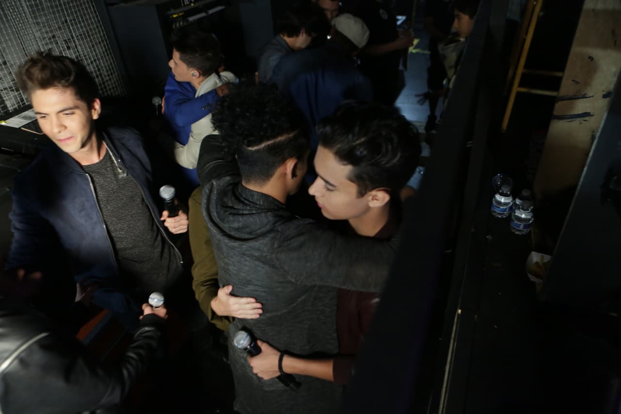 Te llevamos en exclusiva detrás del primer show de La Banda LIVE. We take you behind the scenes.