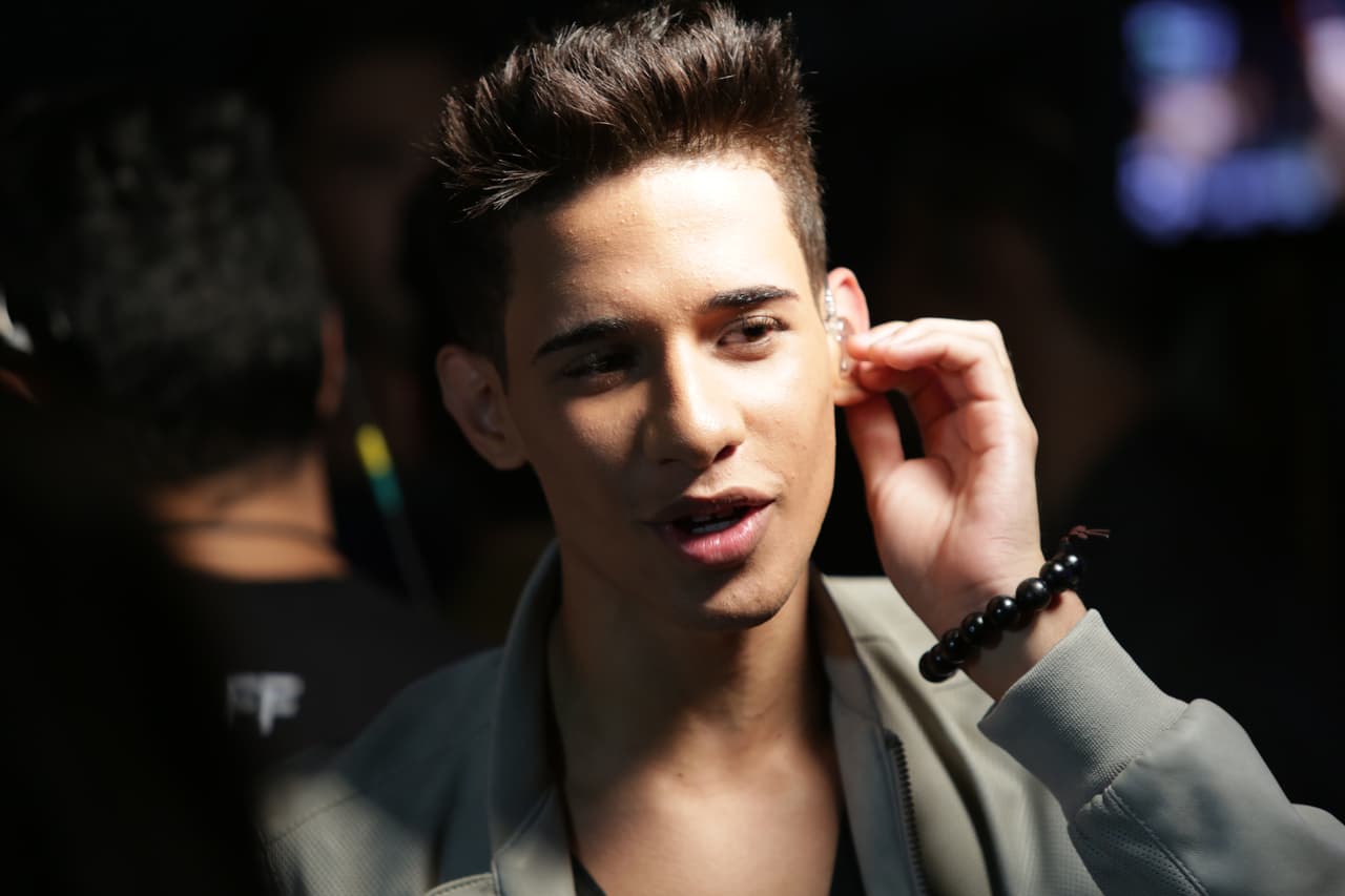 Te llevamos en exclusiva detrás del primer show de La Banda LIVE. We take you behind the scenes.