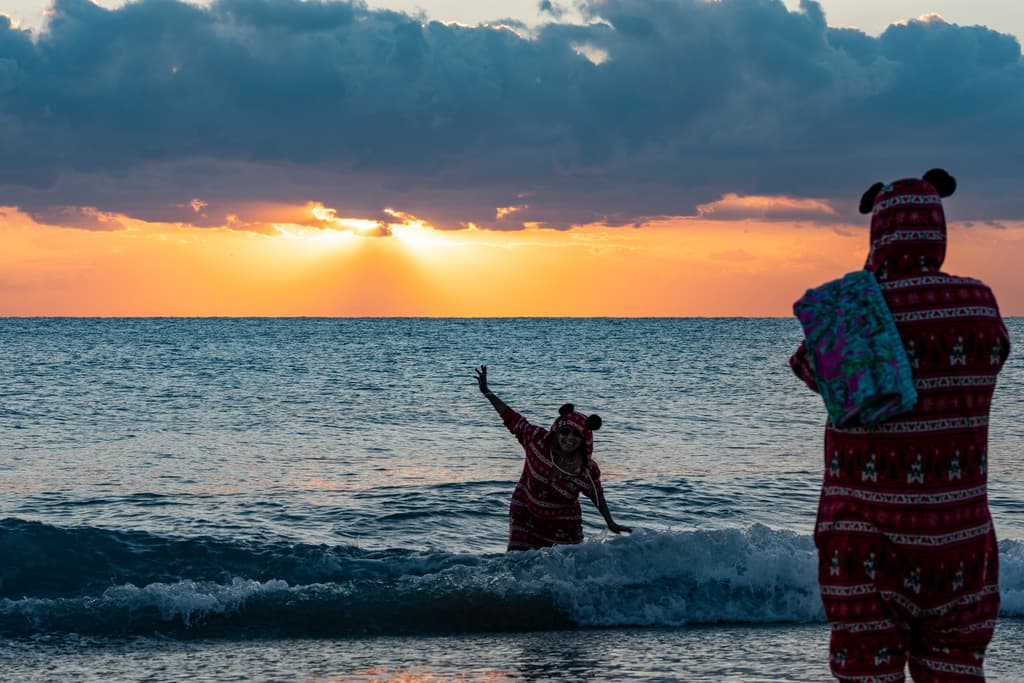 Así se celebra la mañana de Navidad en la playa de Palm Beach