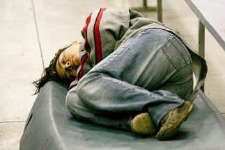 Indocumentado detenido por autoridades estadounidenses.