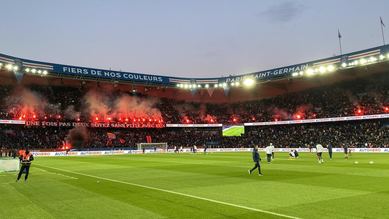 Afición del Paris Saint-Germain arma la fiesta previo a ‘Le clasique’