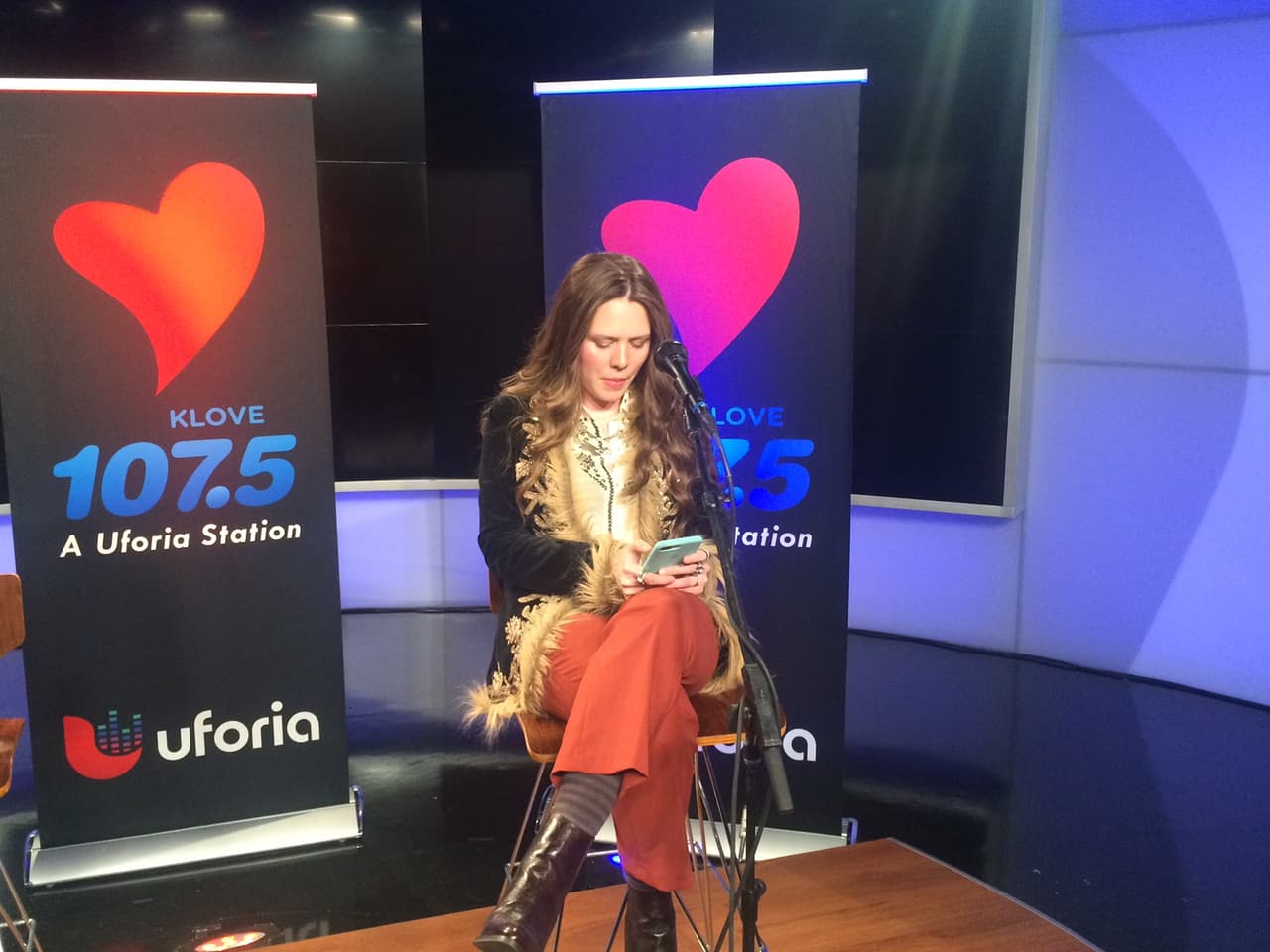 Joy aprovechaba el tiempo para conectarse con sus seguidores en redes sociales.