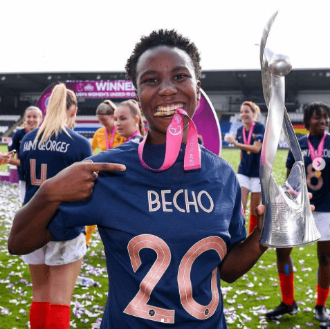 Vicki Becho | Francia