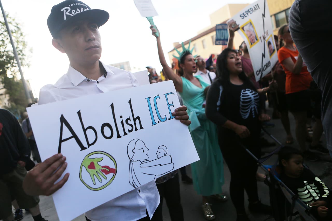 Los activistas hacen llamados urgentes para detener las separaciones de niños y familias, y piden que garanticen a quienes huyen a causa de la violencia el derecho a buscar refugio para salvar sus vidas.
