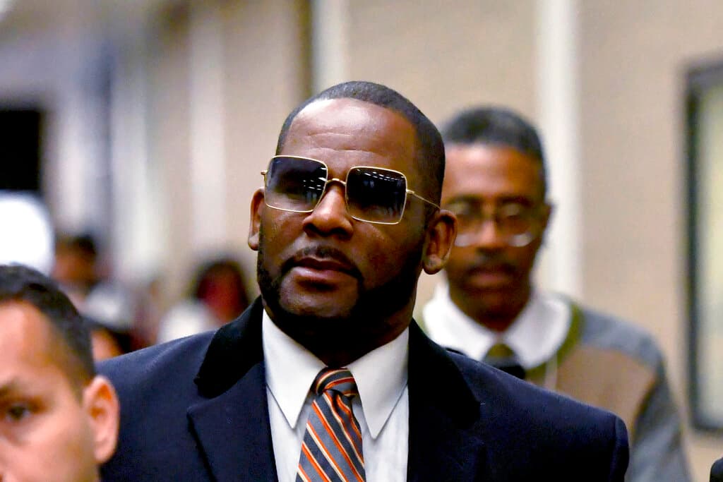 Fiscales federales piden 25 años adicionales de prisión para el cantante R. Kelly