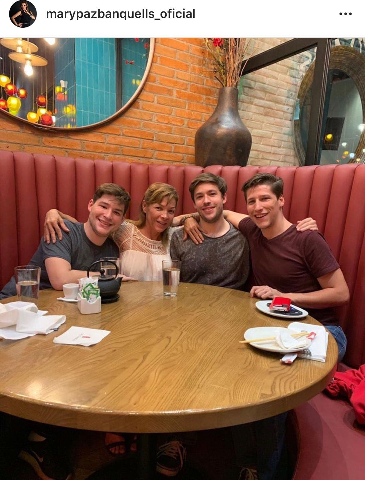 Cuando sus tres hijos hicieron la mudanza de casa de su famoso padre, intentaron llevarse el piano de su madre, pero se les impidió. 
<br>