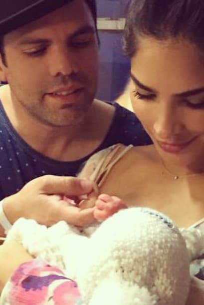 Alejandra no aguanta la emoción de celebrar la primera navidad de su hijo Matteo de casi 9 meses. Mira las fotos más cute de Matteo, un bebé tan stylish como su mamá.